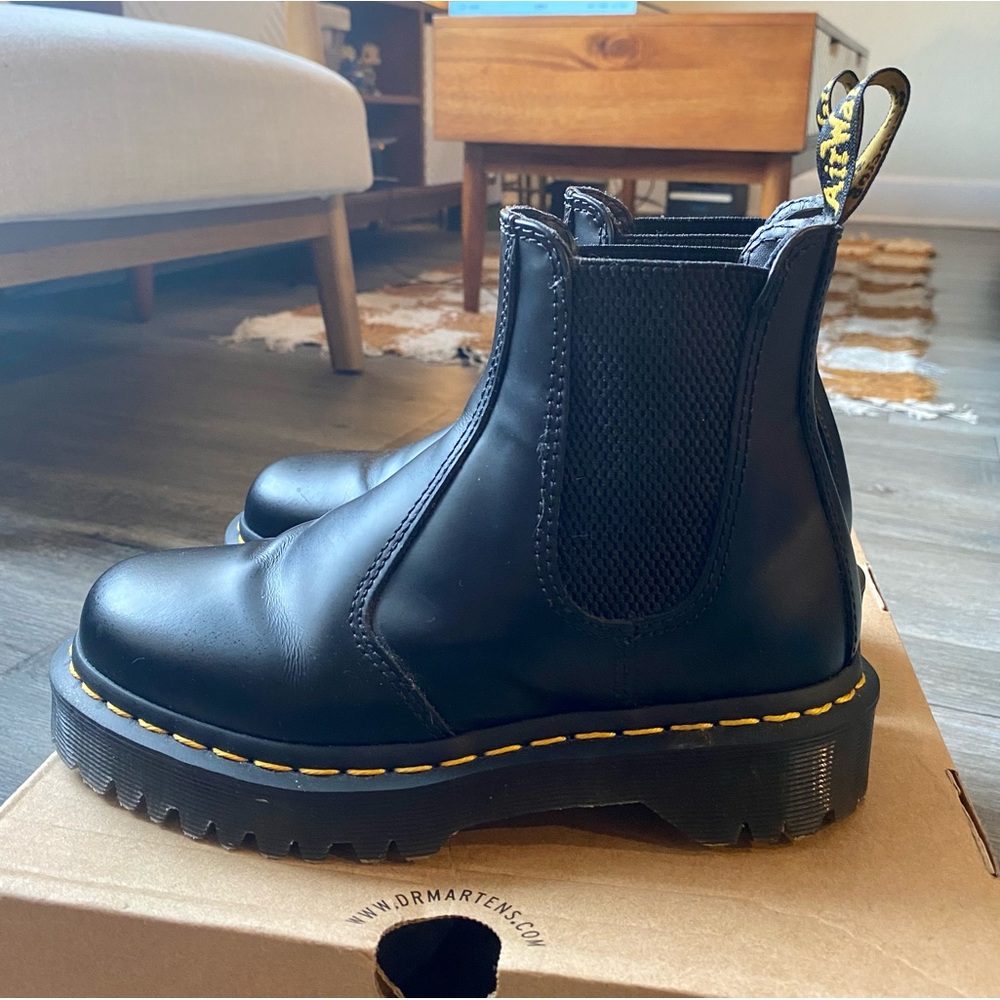 Dr. Martens 2976 Bex Smooth Leather Chelsea Boots - Like New
